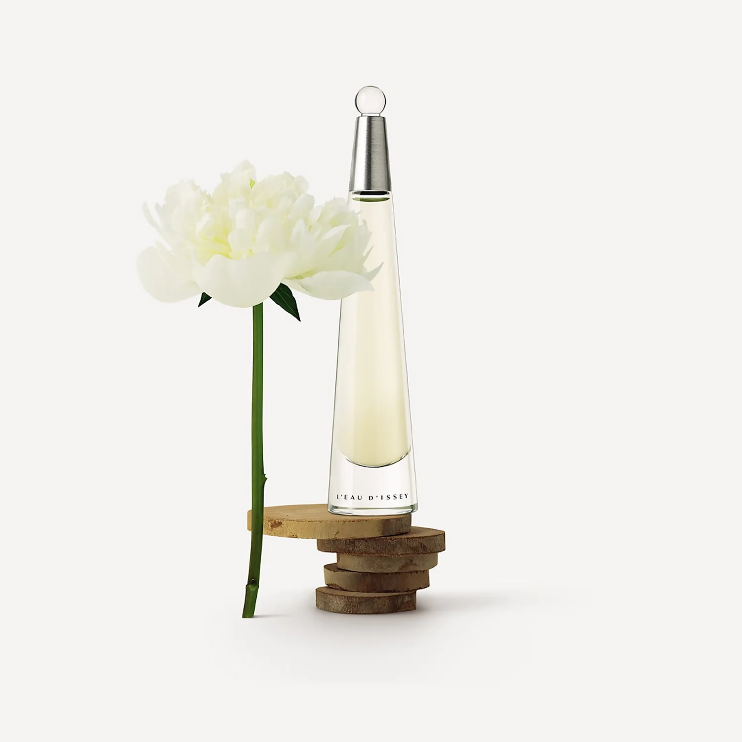 Issey Miyake L'Eau D'Issey Eau De Toilette Spray 100ml 4 Issey Miyake L'Eau D'Issey Eau De Toilette Spray 100ml - Image 4