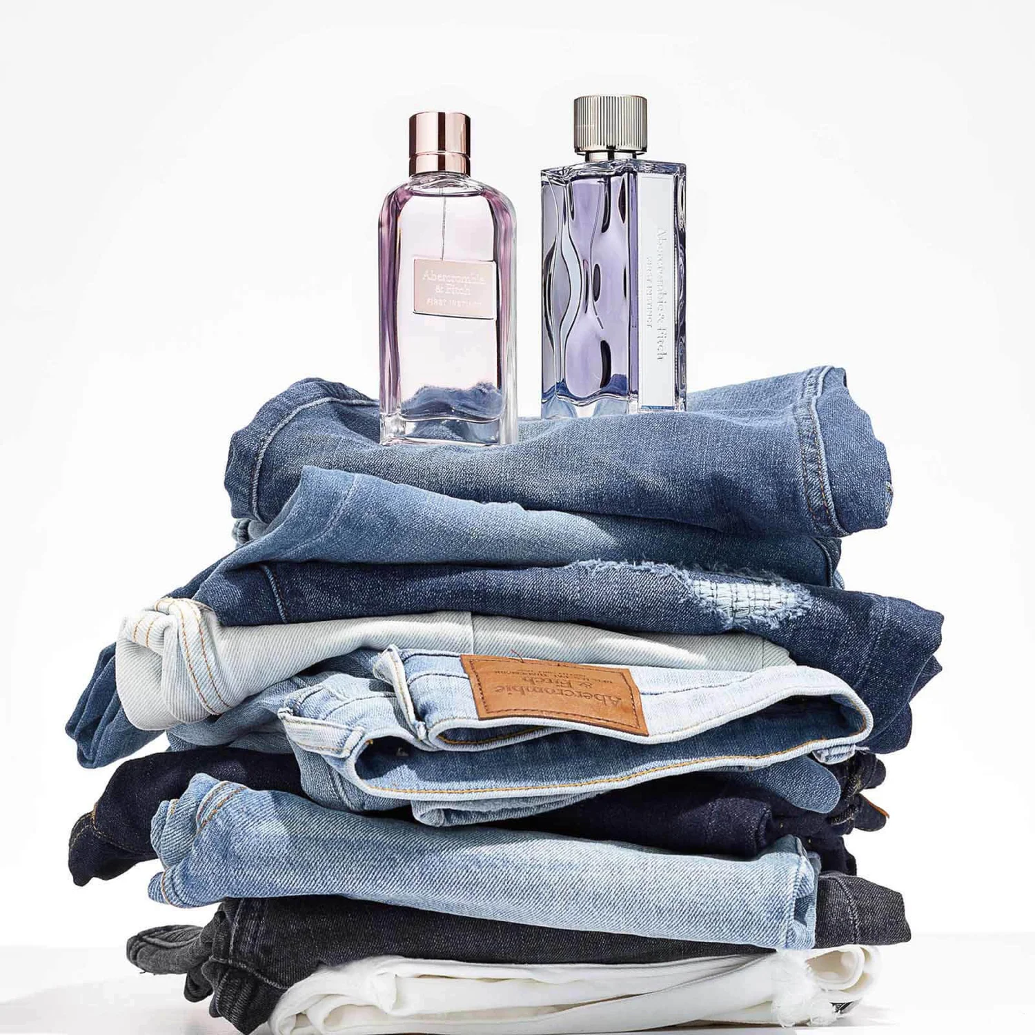 Abercrombie & Fitch First Instinct Man Eau De Toilette Spray 100ml 4 Abercrombie & Fitch First Instinct Man Eau De Toilette Spray 100ml - Image 4