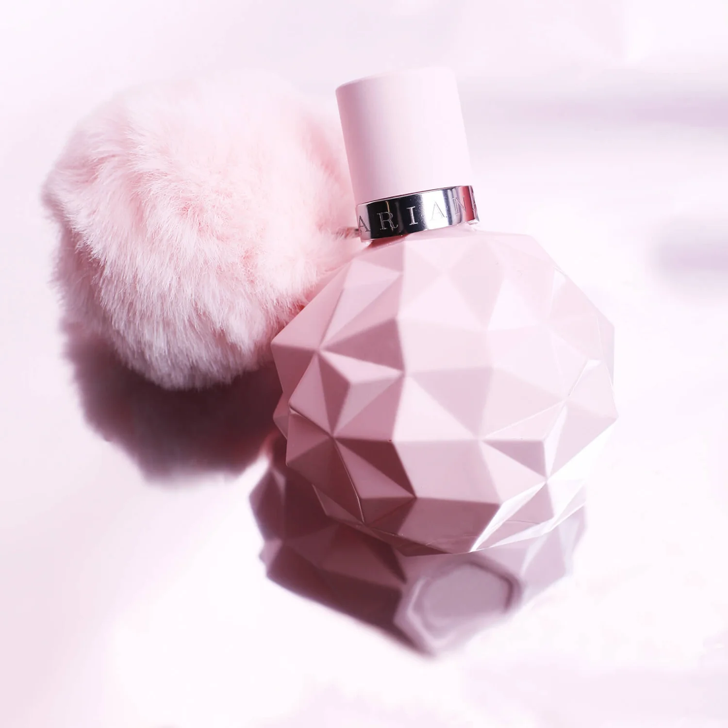 ARIANA GRANDE Sweet Like Candy Eau De Parfum Spray 30ml 4 ARIANA GRANDE Sweet Like Candy Eau De Parfum Spray 30ml - Image 4